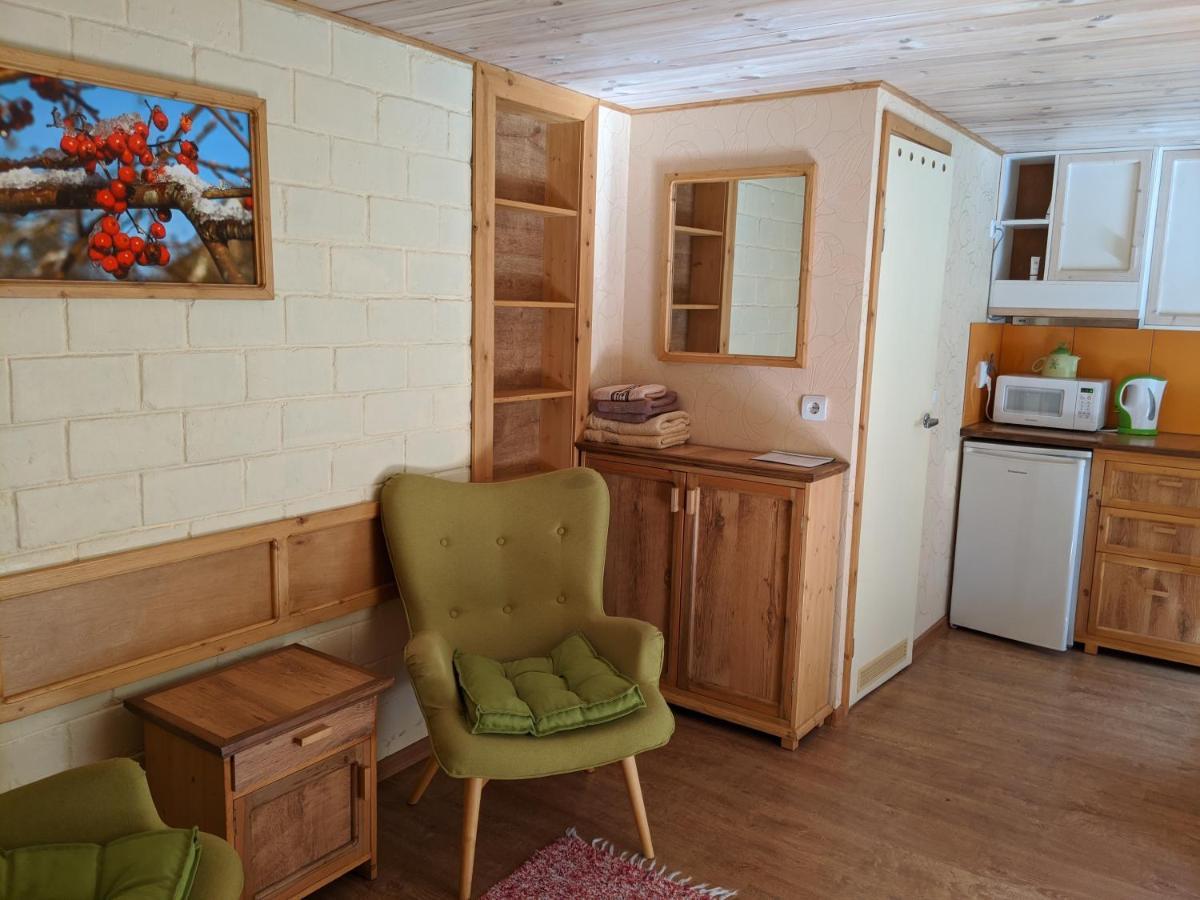 Paerna Guesthouse & Apartments Kuressaare Buitenkant foto
