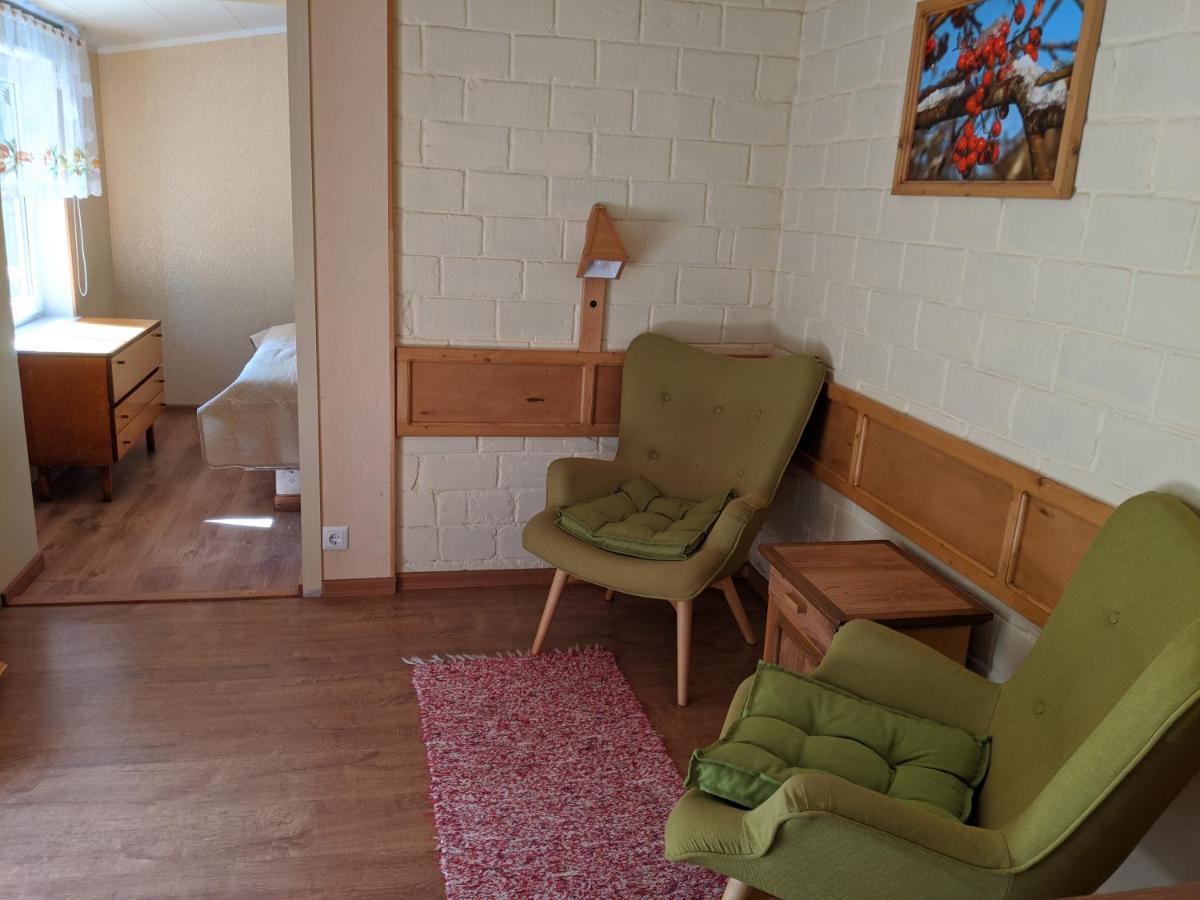Paerna Guesthouse & Apartments Kuressaare Buitenkant foto