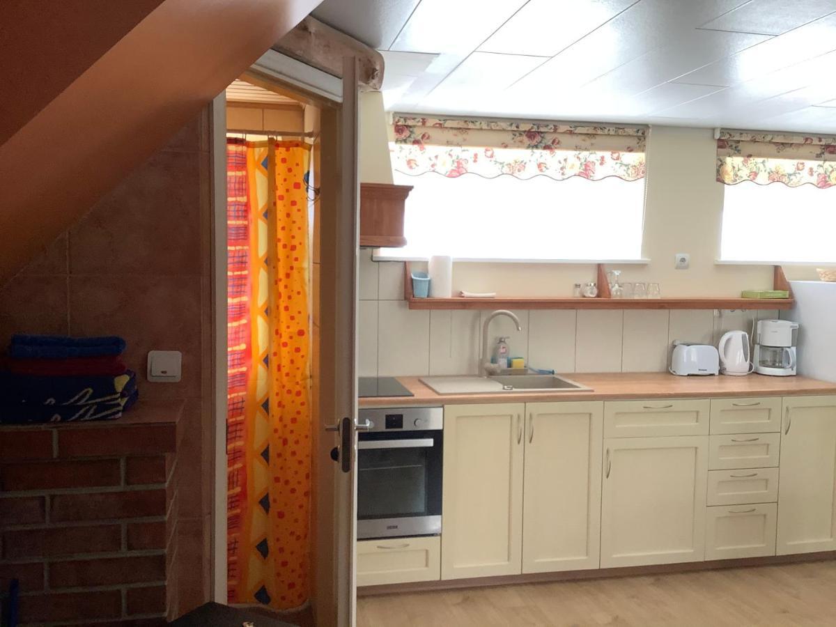 Paerna Guesthouse & Apartments Kuressaare Buitenkant foto