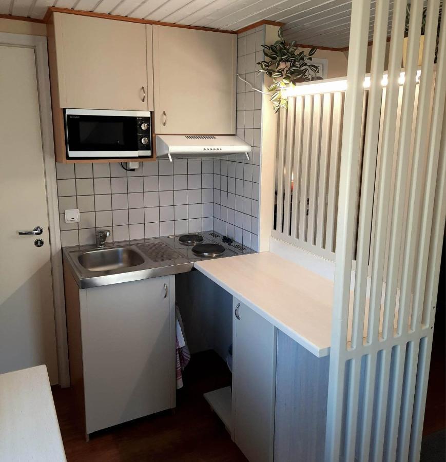 Paerna Guesthouse & Apartments Kuressaare Buitenkant foto