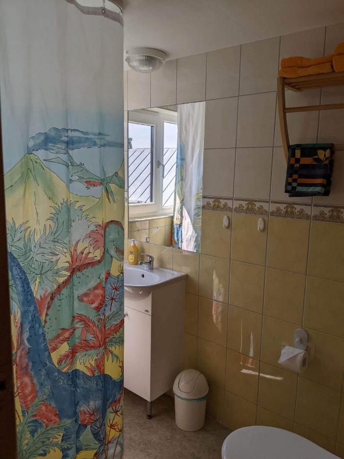 Paerna Guesthouse & Apartments Kuressaare Buitenkant foto