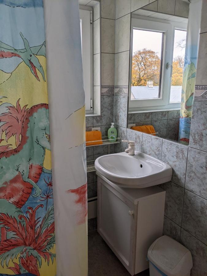 Paerna Guesthouse & Apartments Kuressaare Buitenkant foto