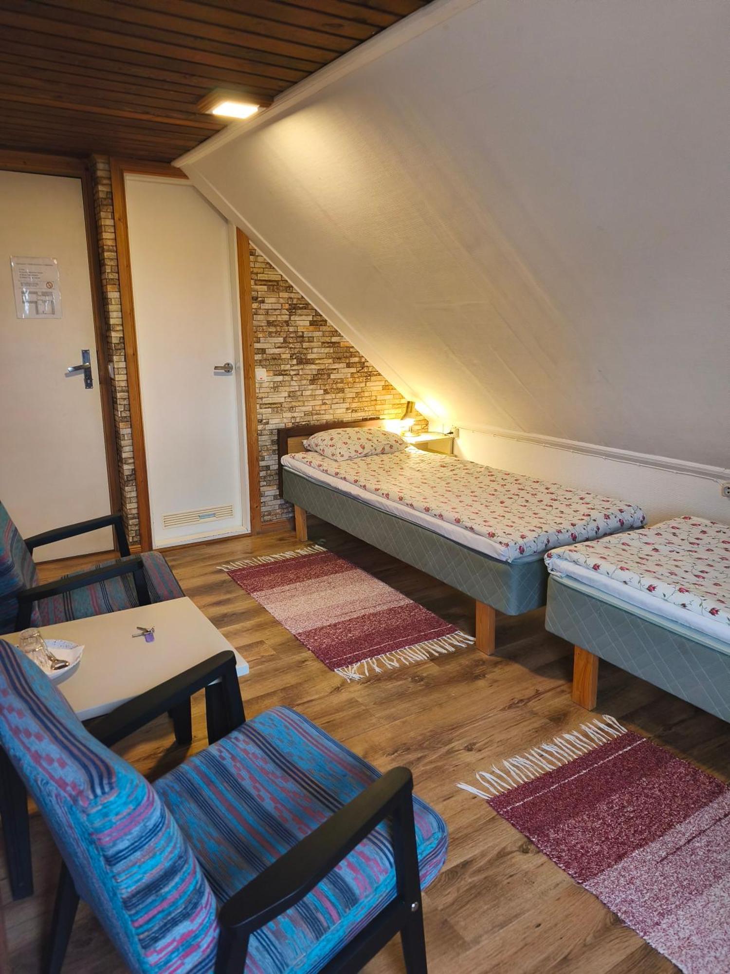 Paerna Guesthouse & Apartments Kuressaare Buitenkant foto