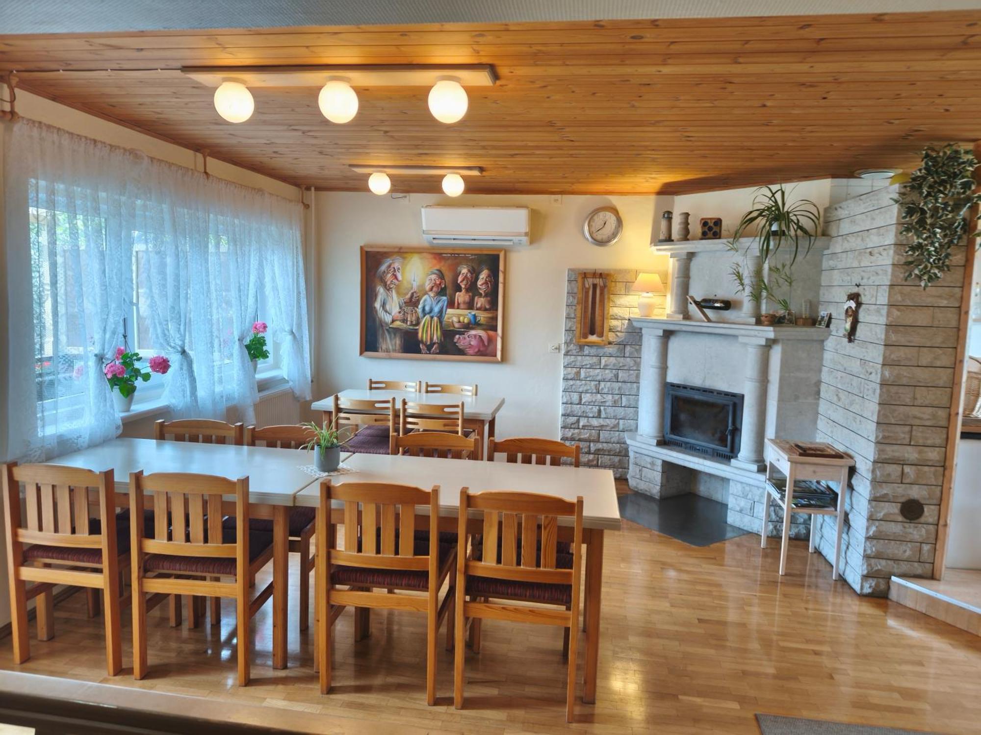 Paerna Guesthouse & Apartments Kuressaare Buitenkant foto