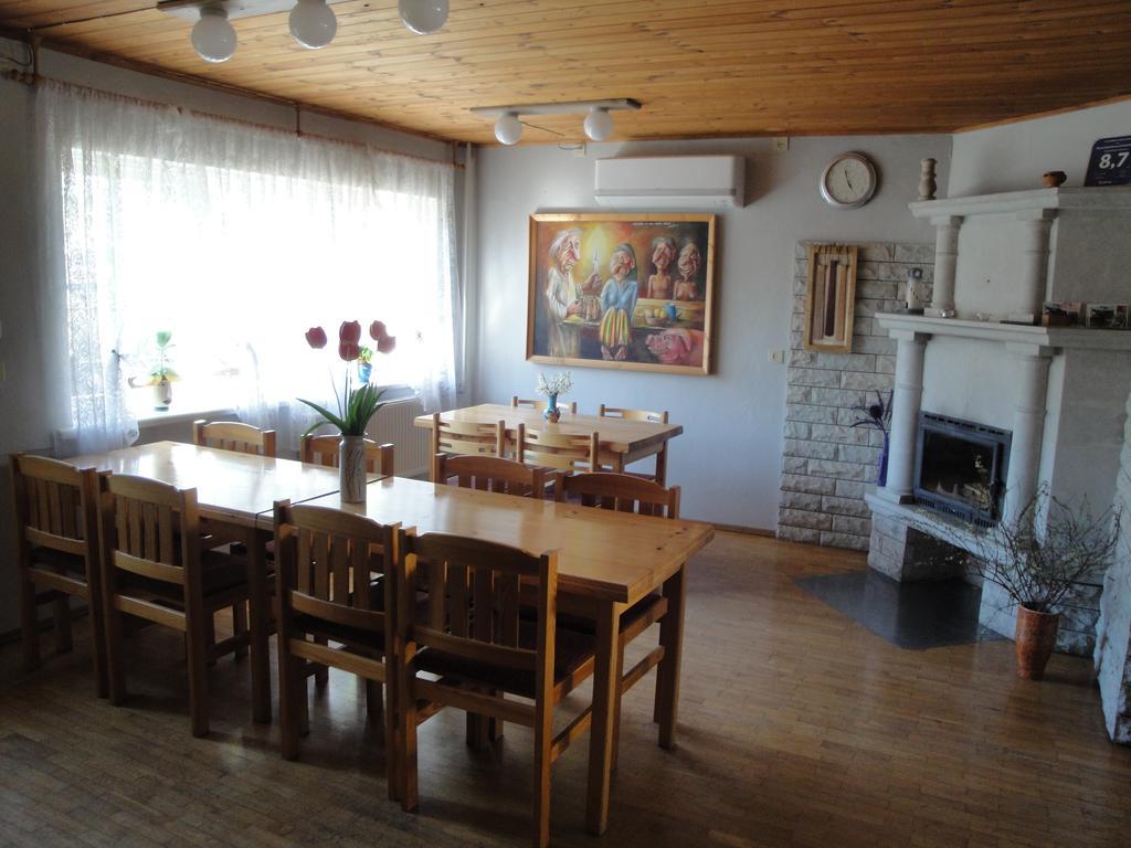 Paerna Guesthouse & Apartments Kuressaare Buitenkant foto