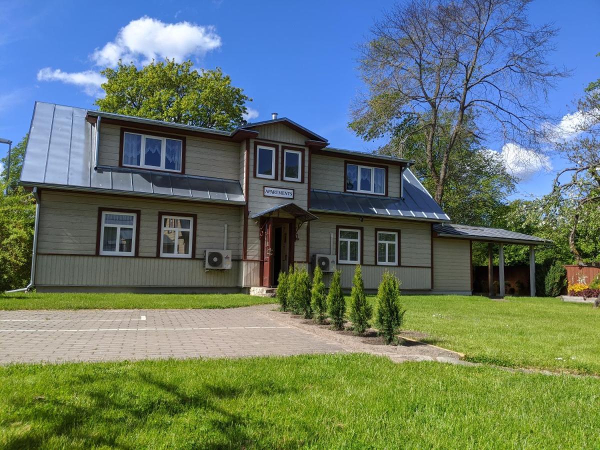 Paerna Guesthouse & Apartments Kuressaare Buitenkant foto