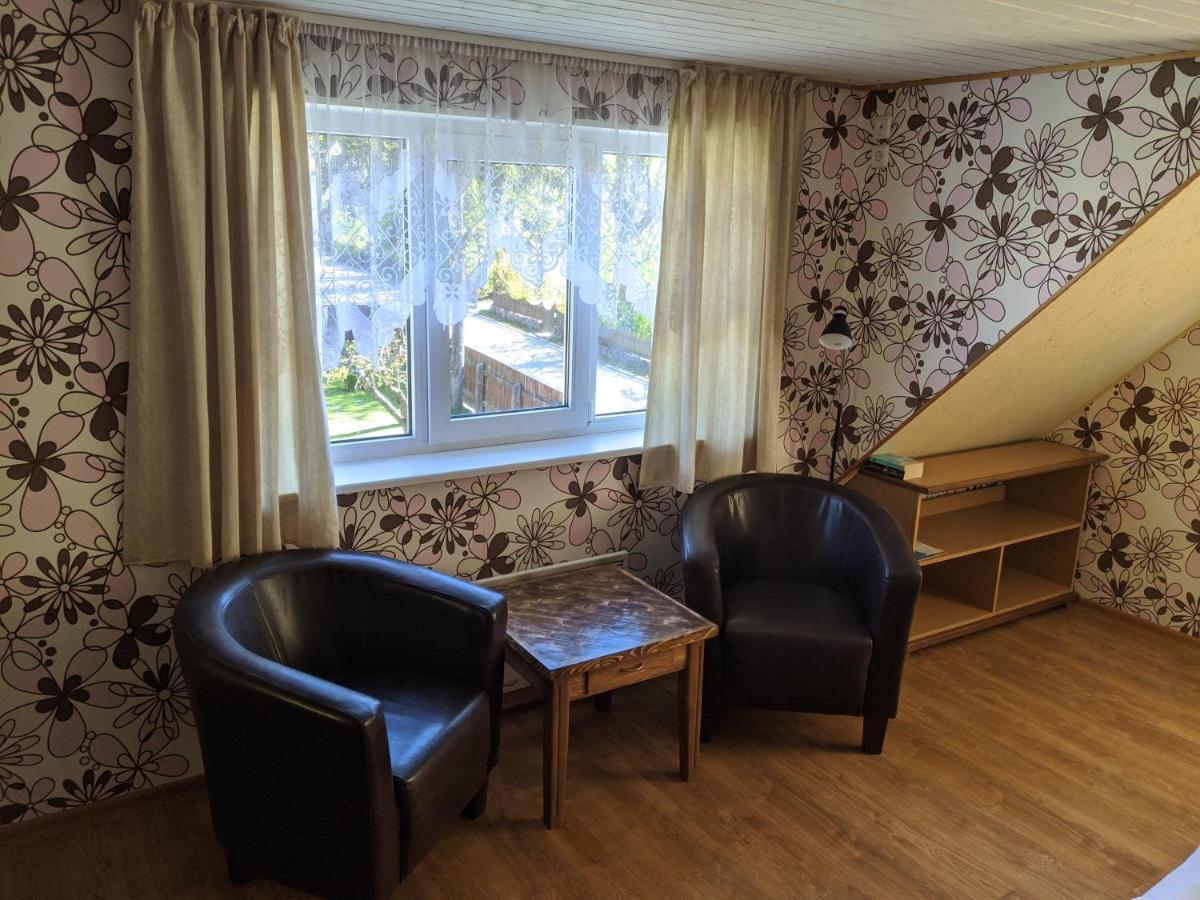 Paerna Guesthouse & Apartments Kuressaare Buitenkant foto